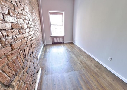 West 14th Street - Photo 1