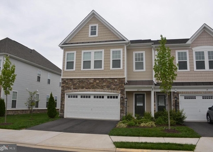 42513 Benfold Square - Photo 1