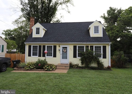 824 Summit Avenue - Photo 1