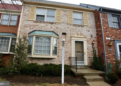 2215 N Somerset Street - Photo 1