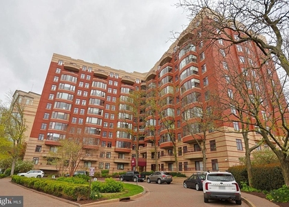 2400 Clarendon Boulevard - Photo 1