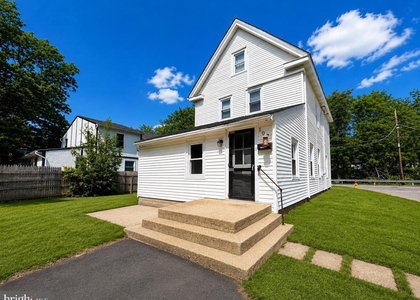 102 Montgomery Avenue - Photo 1