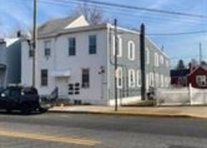218-220 S Broadway - Photo 1