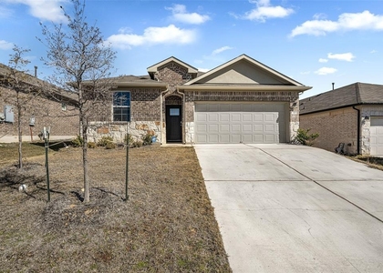 121 Mackinac Ln - Photo 1