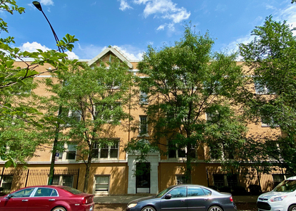 2133 N Kedzie Boulevard - Photo 1