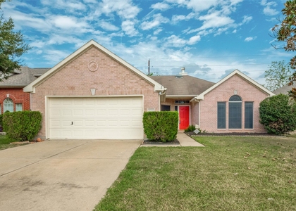 8714 Pleasantbrook Drive - Photo 1