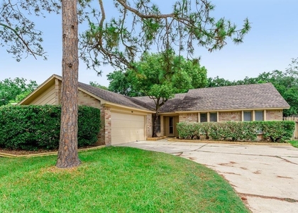 2715 Colony Drive - Photo 1