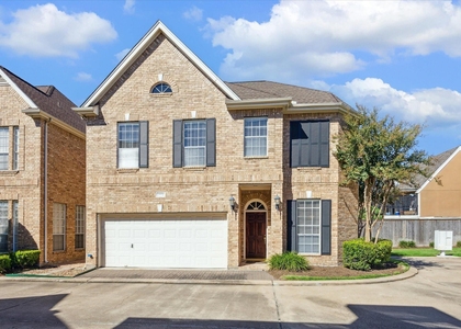 2802 Briarhurst Park - Photo 1