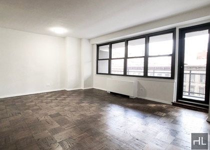 E 82 St - Photo 1