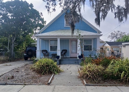 542 Division Street - Photo 1