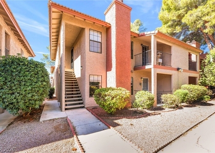 5576 W Rochelle Avenue - Photo 1