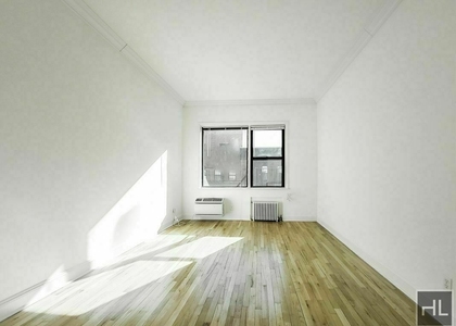 East 85 Street - Photo 1
