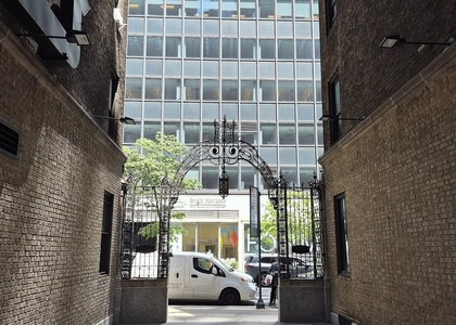 East 46 Street - Photo 1