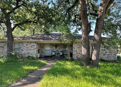 7002 Lincoln Drive - Photo 1