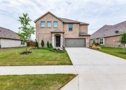921 Waterview Drive - Photo 1