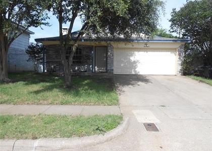 6936 Laurelhill Court N - Photo 1