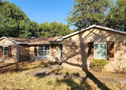 808 Howell Drive - Photo 1