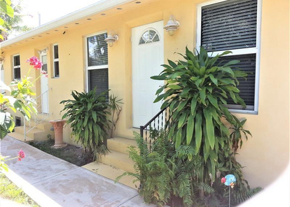 1123 N 17th Avenue - Photo 1
