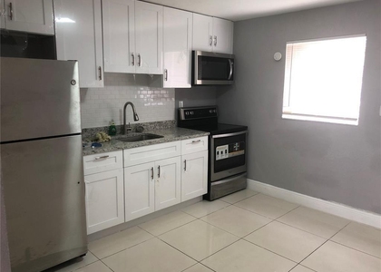 839 Nw 14th Avenue - Photo 1