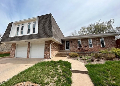 908 East Drive - Photo 1