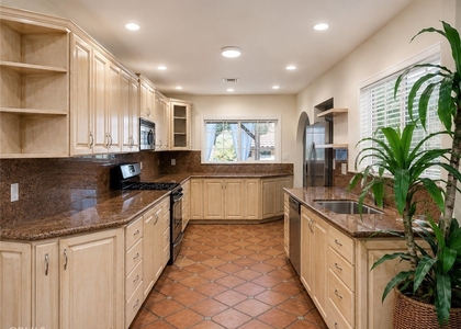 5714 Cantaloupe Avenue - Photo 1