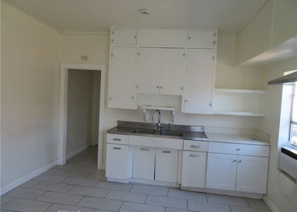 3923 1/4 S Normandie Avenue - Photo 1