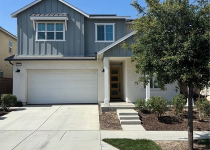 2565 E Embry - Photo 1