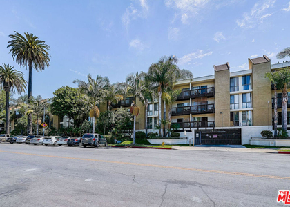 320 S Ardmore Avenue - Photo 1