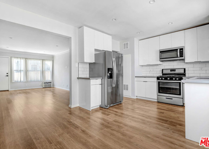 208 S Harvard Boulevard - Photo 1