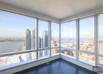 Tenth Avenue - Photo 1