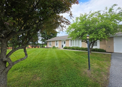 30 Shore Boulevard - Photo 1