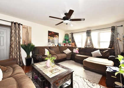 542 East Meadow - Photo 1