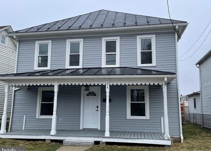 318 Highland Avenue - Photo 1