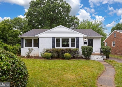 1312 Stafford Avenue - Photo 1