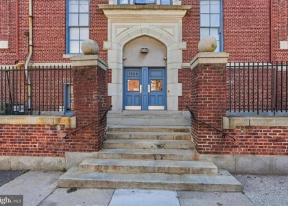 1050 E Montgomery Avenue - Photo 1