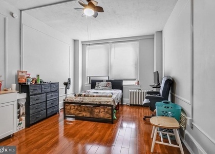1324 Locust Street - Photo 1