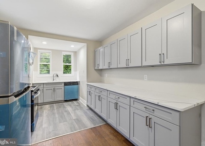 632 W Cumberland Street - Photo 1