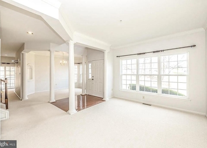 171 Madison Way - Photo 1