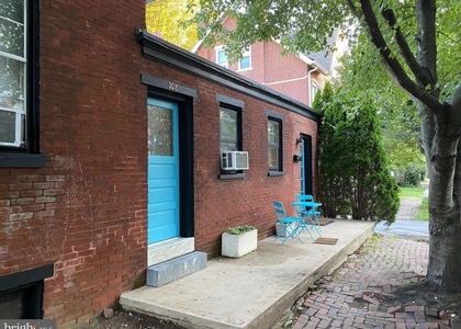 208 W Union - Photo 1