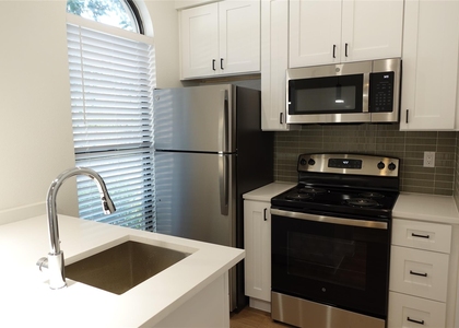 2714 Nueces St - Photo 1