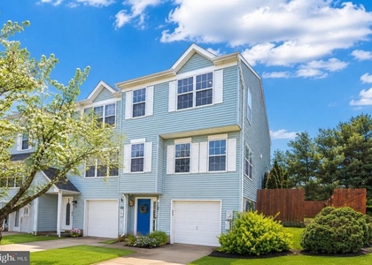 32 Mill Stream Road - Photo 1