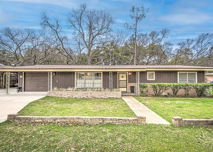 5304 Bedford St - Photo 1