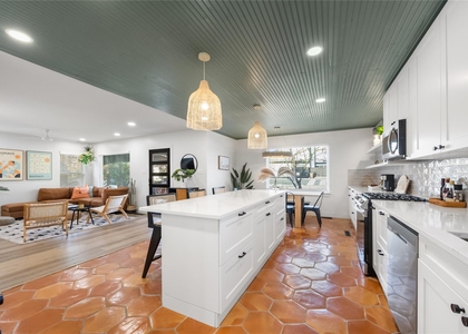 2109 Brackenridge St - Photo 1