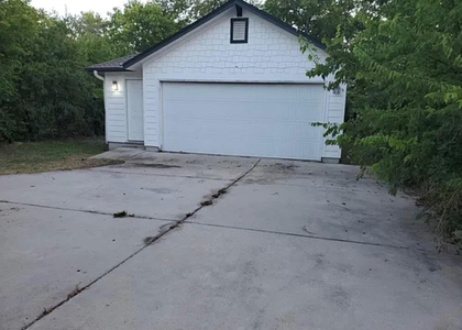 203 E Pecan St - Photo 1