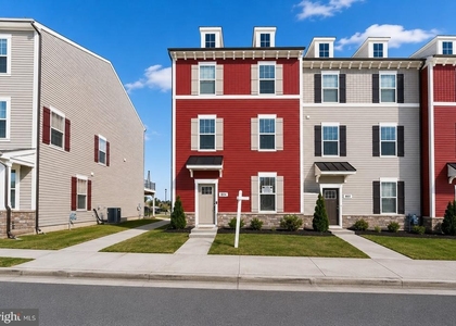 304 Faversham Pl - Photo 1