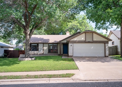 1601 Primrose Trl - Photo 1