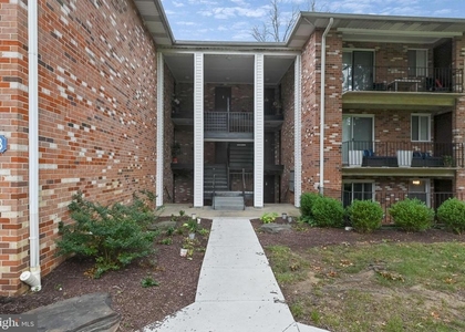 203 Victor Parkway - Photo 1