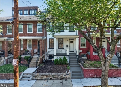 1118 Chicago Street Se - Photo 1
