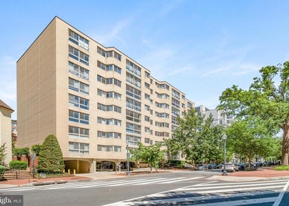 922 24th Street Nw - Photo 1