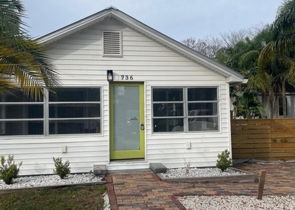 736 W King Street - Photo 1